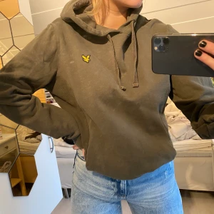 lyle scott hoodie - Lyle scott hoodie i storlek medium. Knappt använd.