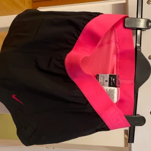 Shorts Nike XS, helt nya  - Nyskick, aldrig använda och med lapparna kvar. 