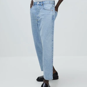 Zara jeans!! - Säljer dessa (aldrig använda) skit coola kill jeansen från Zara i stl 42, vanligtvis har jag 36/38, men eftersom de är herr jeans så gick jag upp några storlekar för att få dom lite baggy! Köpte för 359kr, frakt ingår inte i priset.