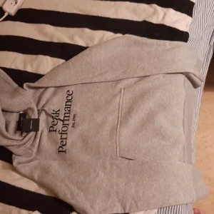 Peak performance hoodie - New one !!! 600 kr discounts!!! Size L