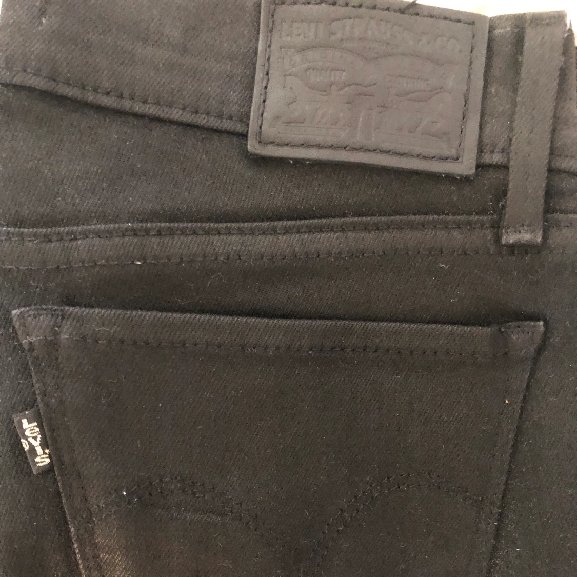Svarta Levi’s jeans  - 91
