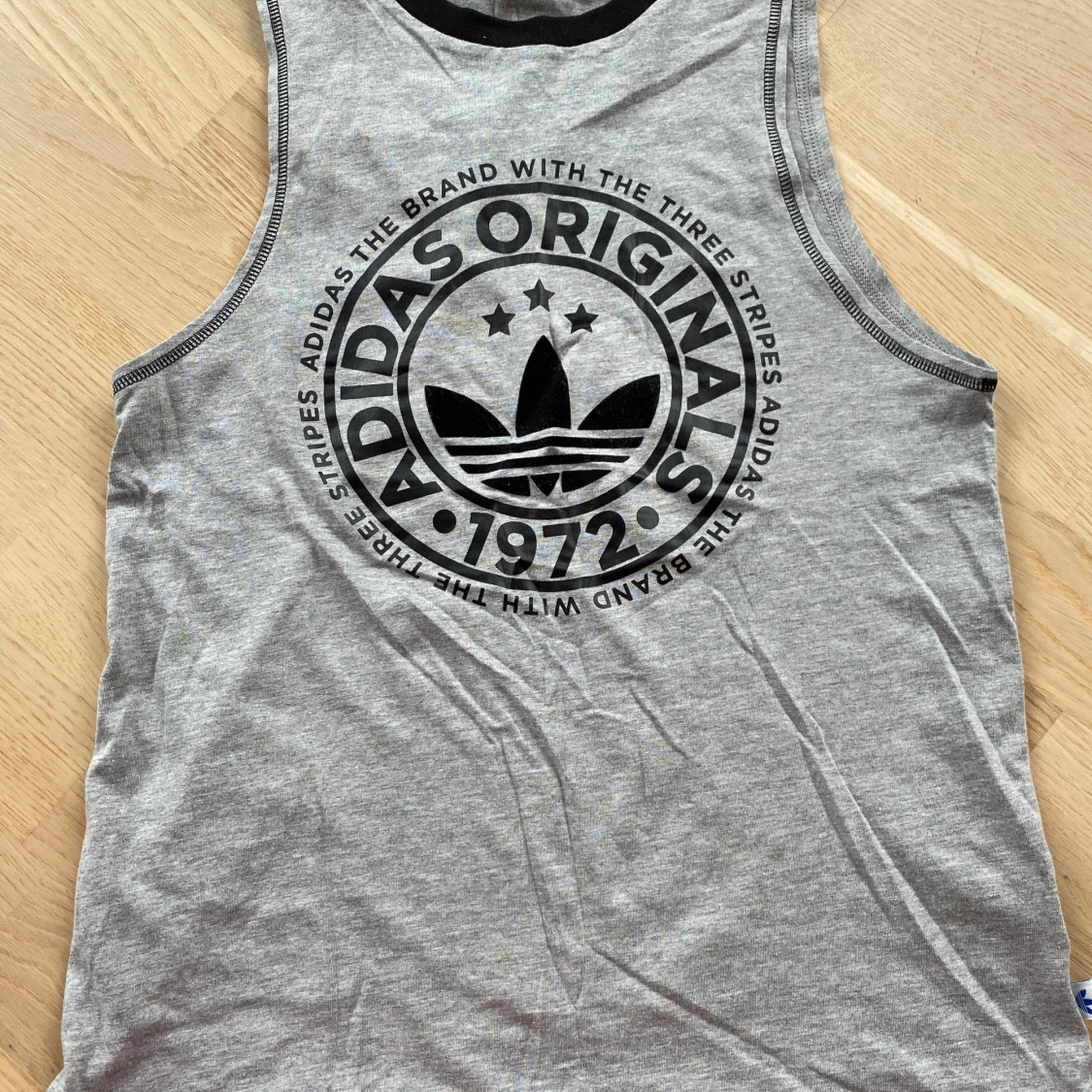 Adidas grått linne i stl 36! Endast använd 1 gång!  - 90