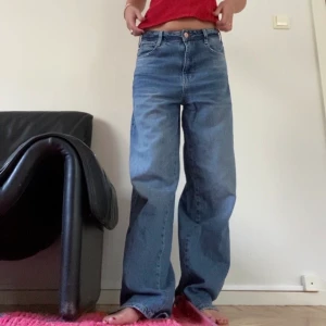 Zara jeans  - Köpte dom i storlek 38 för en baggier look 👭