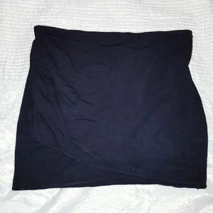 Omlottkjol  - Fin kjol i skönt material, ej genomskinligt material.