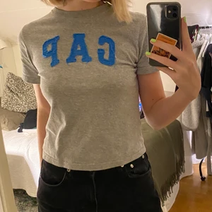 Gap babytee - Babytee från the gap jag är vanligtvis storlek s