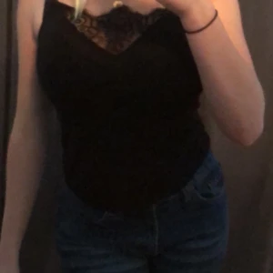 Snyggt linne storlek S  - Spets linne både fram och bak storlek S