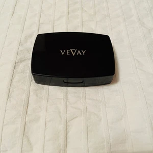 Oanvänd ögonskugga  - Ögonskugga 