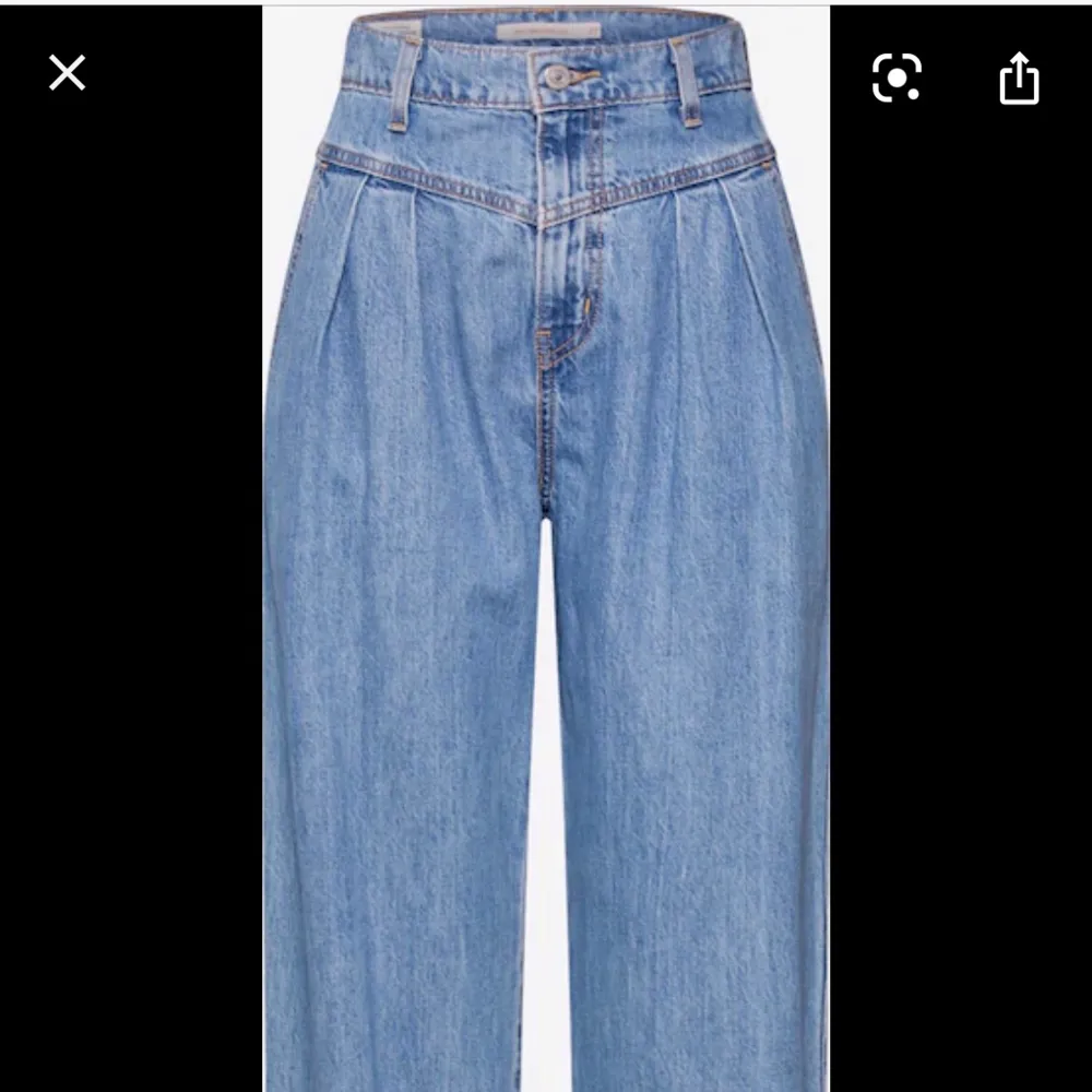 Säljer ett par helt oanvända Levi’s jeans i 80s balloonmodell. Slutsålda typ överallt! Säljer pga kommer inte till användning. Nypris: 1200kr. Skriv för fler bilder 🥰. Jeans & Byxor.