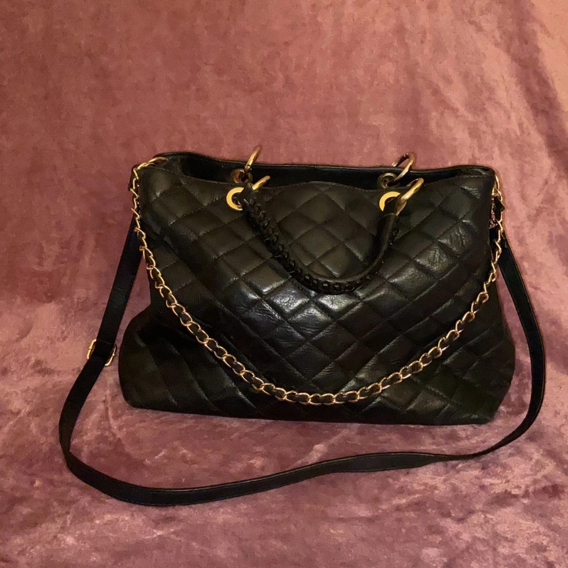 Svart handväska i läder ✨ - 90