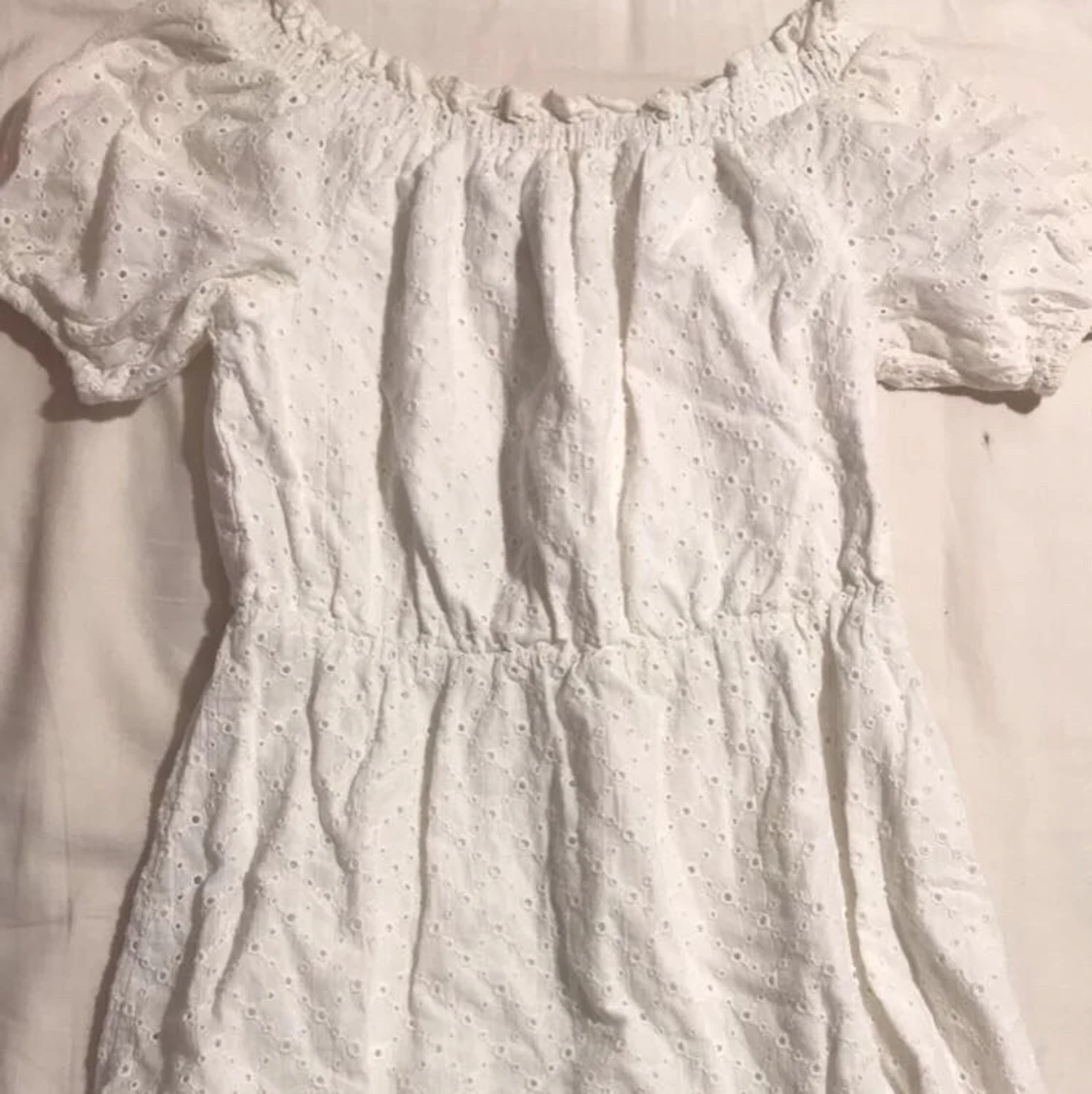 Vit klänning från N A-k D i strl. 34 - 90