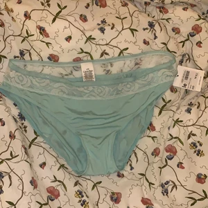 Calvin Klein trosor  - Calvin Klein trosor i storlek L. Köpte dessa dösnygga trosor i fel storlek:( Men därför är dom helt oanvända med lapp kvar. 