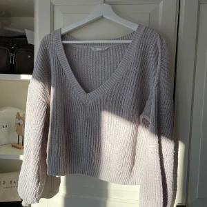 Superskön stickad tröja - En jätteskön stickad tröja som är använd ett antal gånger