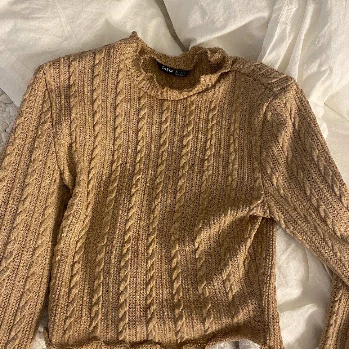 Beige stickad tröja  - 91