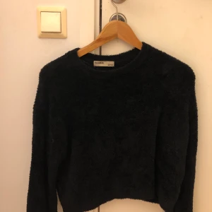 Mysig tröja  - Mysig tröja ifrån Pull and bear i storlek M