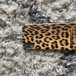 Ideal of Sweden skal leopard nypris 299kr passar iPhone X säljer för 50kr