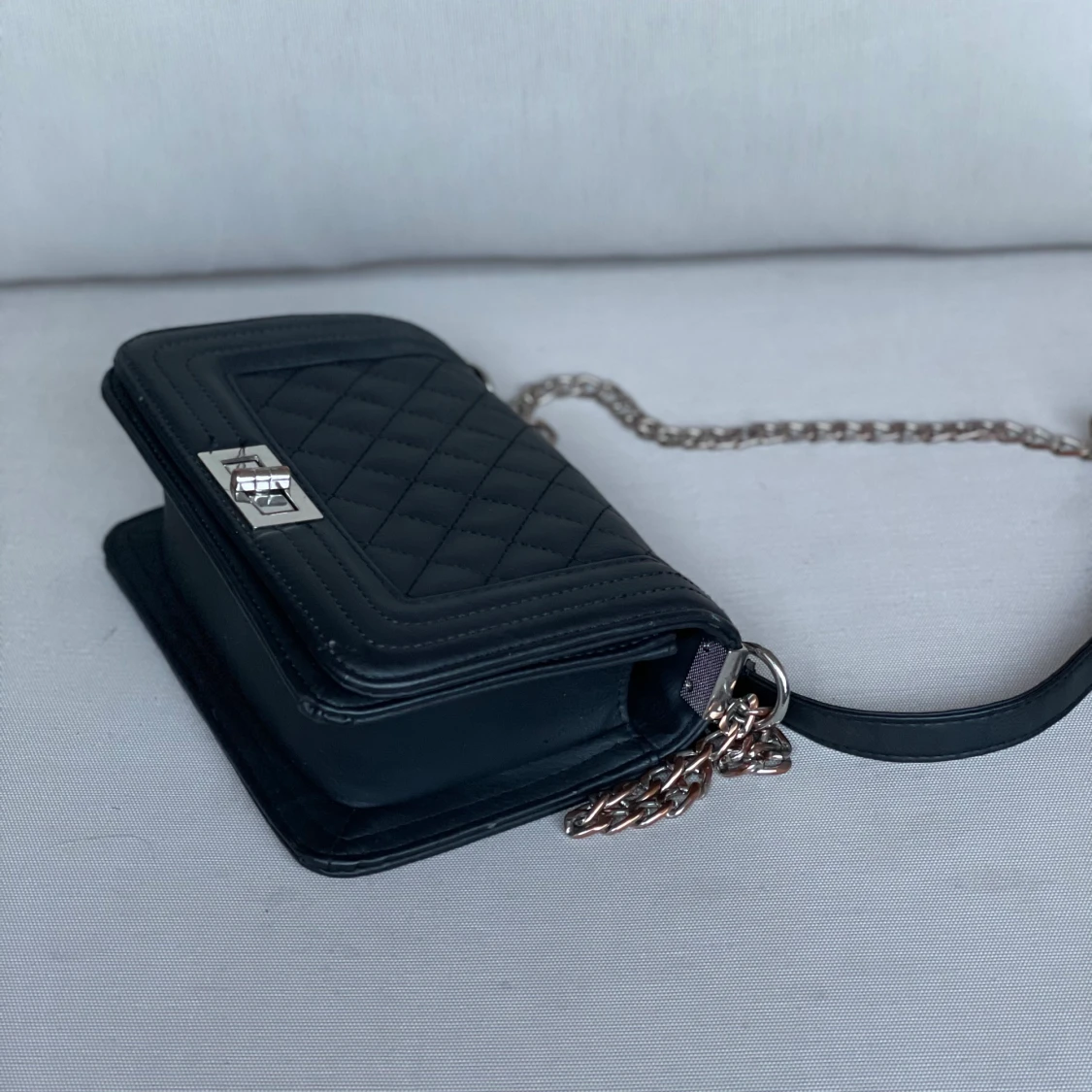 Svart crossbody väska - 91