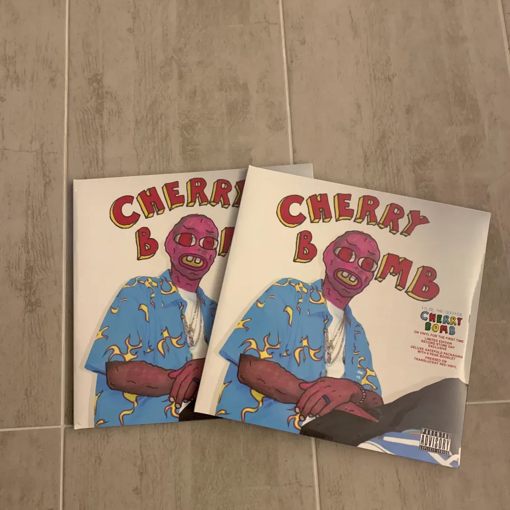 -Sealed! 2X!! 110 Dollars/1100sek for one!  -Tyler The Creator-Cherry Bomb Vinyl -Very rare -Taking offers and trades! -Limited edition, only 7000 made worldwide!!! -No injuries -Shipping worldwide -Be quick!   #vinyl #tylerthecreator #rap #golfwang #cherrybomb. Övrigt.