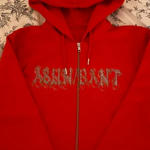 Abun/dant brands  - Säljer denna as feta zip up hoodie från Abun/dant brands! Säljer den pågrund av att den var för liten. Aldrig använd!! Storleken i hoodien är S.                              Buda i kommentarsfältet👍🏻