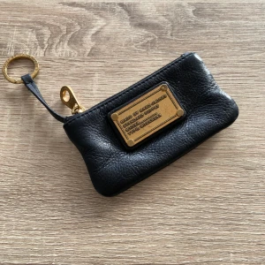 Lite väska Marc Jacobs  - Mycket bra märke 13x8,5 cm . 