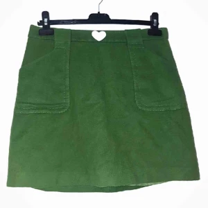  - Superfin grön kjol från Marc O’Polo. 