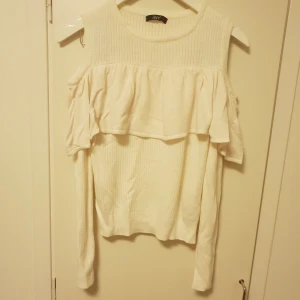  - Axellös kofta från ciquell. Nypris 500 kr 