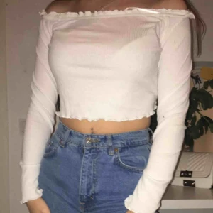  - Off shoulder topp från Hm, En gammal sommarfavorit men har inte blivit använd på ett tag 