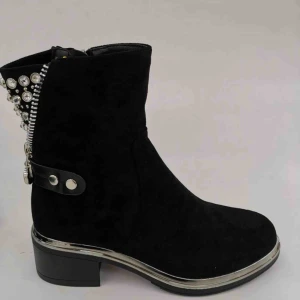  - helt nya vinterskor, är oanvända 