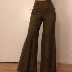 Zara Byxor  - Fina byxor från Zara med bra kvalitet 🧚🏽‍♀️