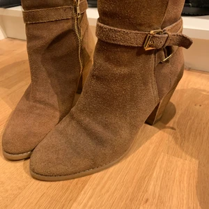 Ralph Lauren boots stl 38 - Fina boots med liten klack i fint skick