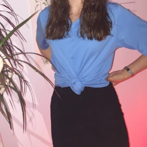 Turkose pikétröja - Turkos träningströja i storlek M, men skulle säga att den passar XS-M beroende på hur man vill att den ska sitta. Bra skick! Den är snygg att ha till vardagen också! Skriv om du undrar något. 