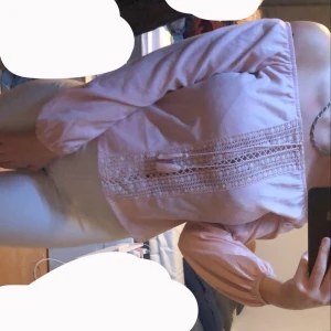 H&M - Köpt på H&M för 1 år sedan, fint skick, använt 2 gånger