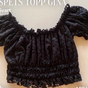 Svart spets topp - En söt singoalla spets topp från gina tricot i strl m men skulle säga att den passar xs -m. Den är använd endast en gång och i toppenskick 🦋frakt tillkommer ! 