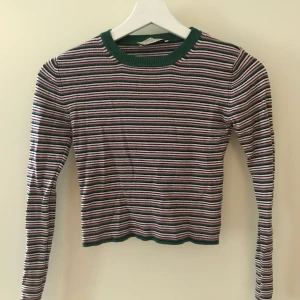 Långärmad crop top pull & bear - Strl S. Passar XS och S. Frakt 59 kr.