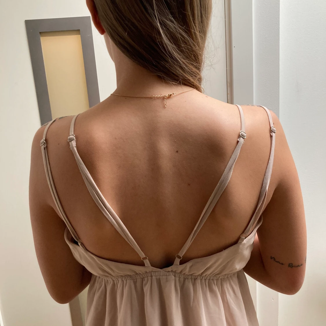 Långklänning med öppen rygg  - 91