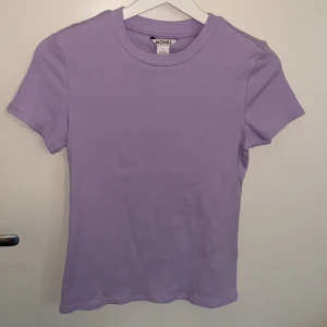 Oanvänd T-shirt  - Som ny. Aldrig använd
