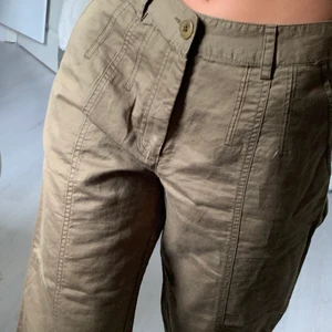 Gröna byxor - Sjukt fin passform och färg:) använda ett fåtal gånger:)