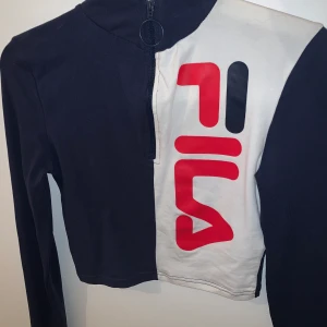 Fila set strl XS - Tights och tröja 100:- styck men 180:- för hela setet🥰 frakt tillkommer