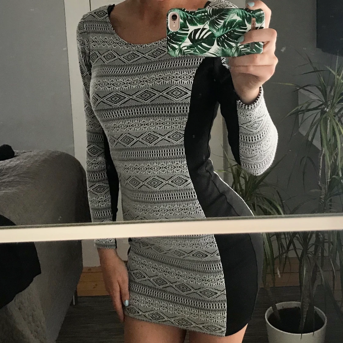 Mönstrad formande klänning 