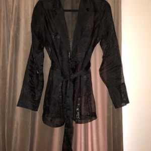 Skjorta GinaTricot - Frakt 50kr