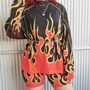 Flame set - Flame set från jaded London (slutsålt). 500kr eller högsta bud. Högsta bud: 500kr. Frakt tillkommer 