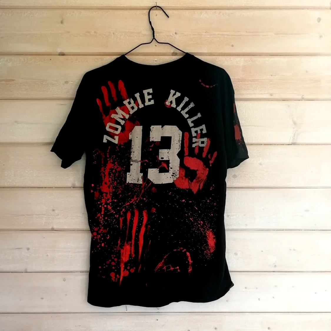 Zombie killer t-shirt.  - 90