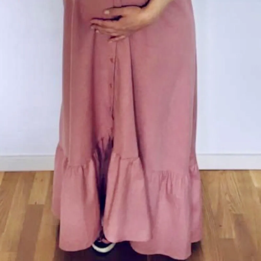Gravid klänning från Asos i storlek 38, använt bara 2 gånger. Köpare betalar frakt :). Klänningar.