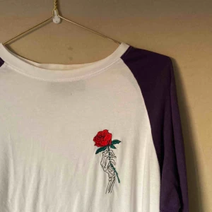  - Så fin tröja från Carlings, har varit en av mina favvotröjor men hänger numera mest på galgen. Frakt tillkommer