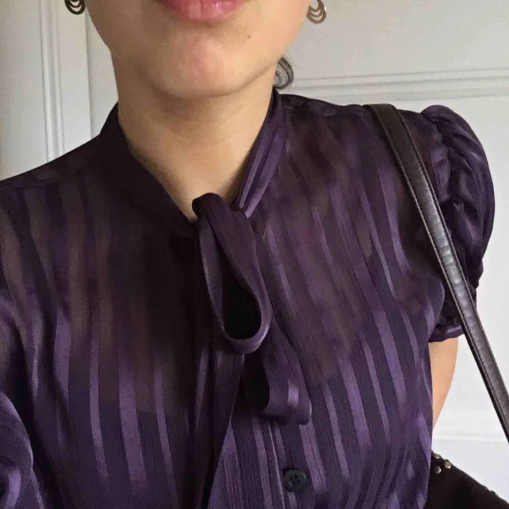 En skit cool blus från Anna holtblad, super kvalitet! . Puserot.