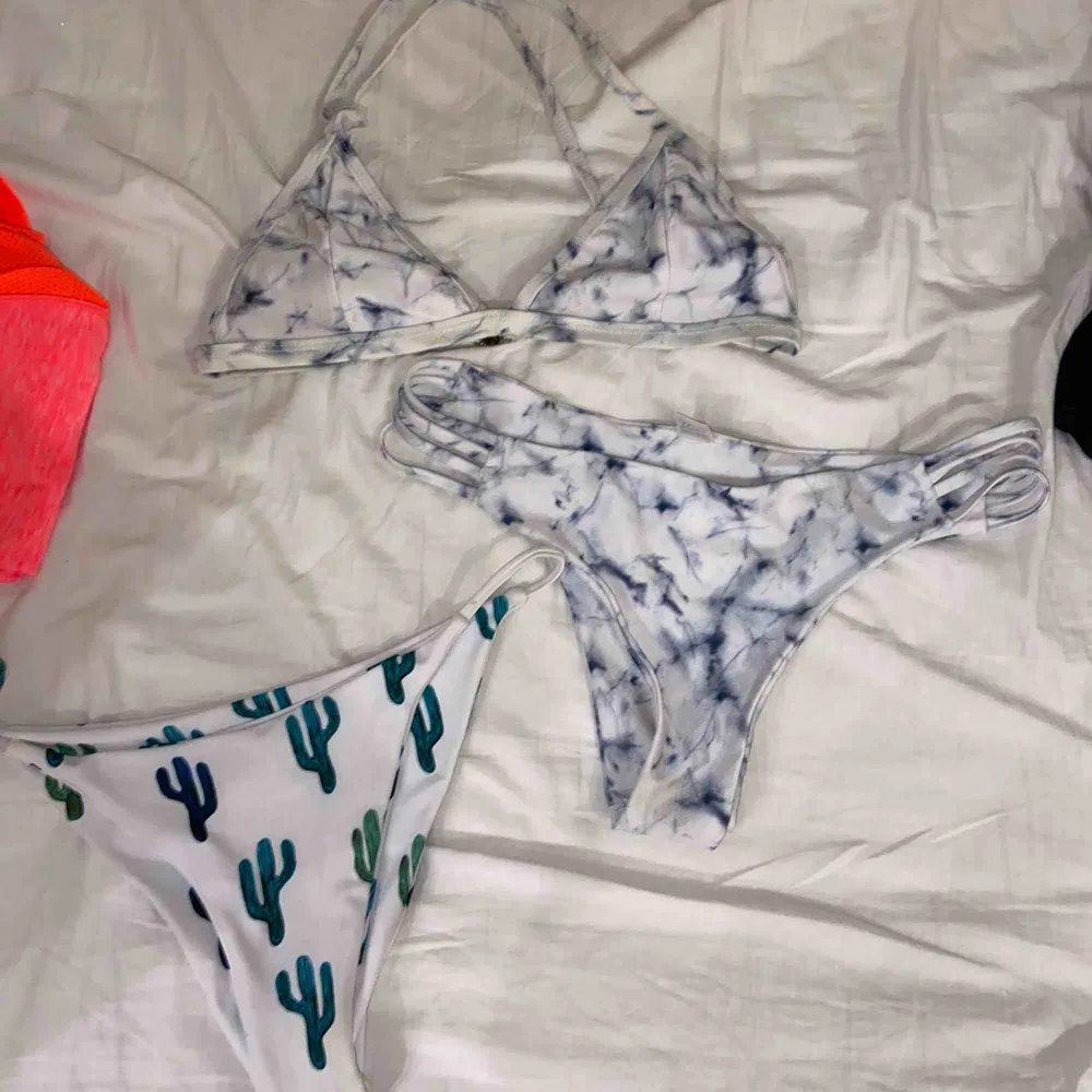 Bikini delar för 50kr eller alla för 120kr. Övrigt.