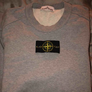 Stone island sweatshirt  - Strl M  Nypris 3000kr