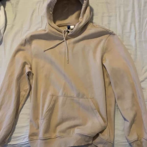  - Säljer min hoodie från HM, använd fåtal gånger! Storlek S