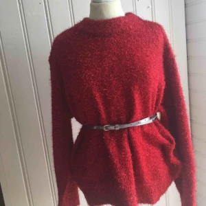  - Glittrig stickad tröja  Använd 1ggr 