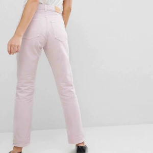  - Så snygga unika byxor som är helt slutaålda från monki, meddela för fler bilder 