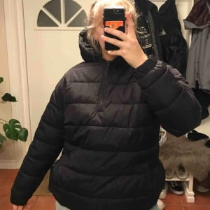  - Skitsnygg och skön anorakjacka från new yorker! Frakten tillkommer🌞